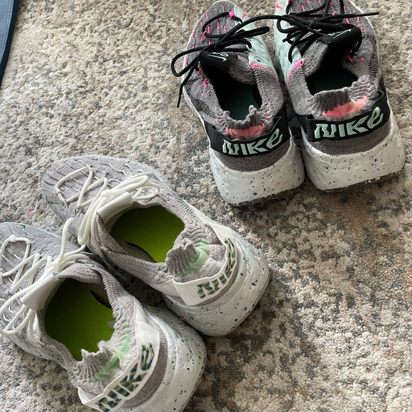 Two pair of Nike slip on Sneakers size 8.5 - Picture 2 of 6